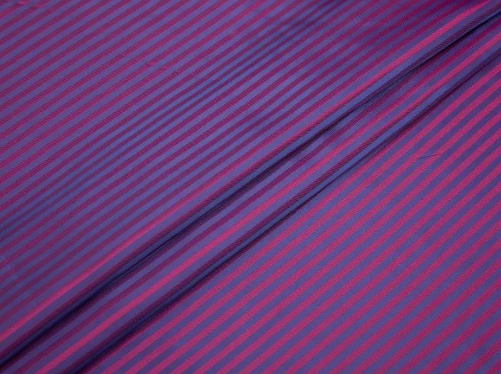 Tecido de forro de poliéster com viscose: confortável, durável, ambientalmente amigável e elegante