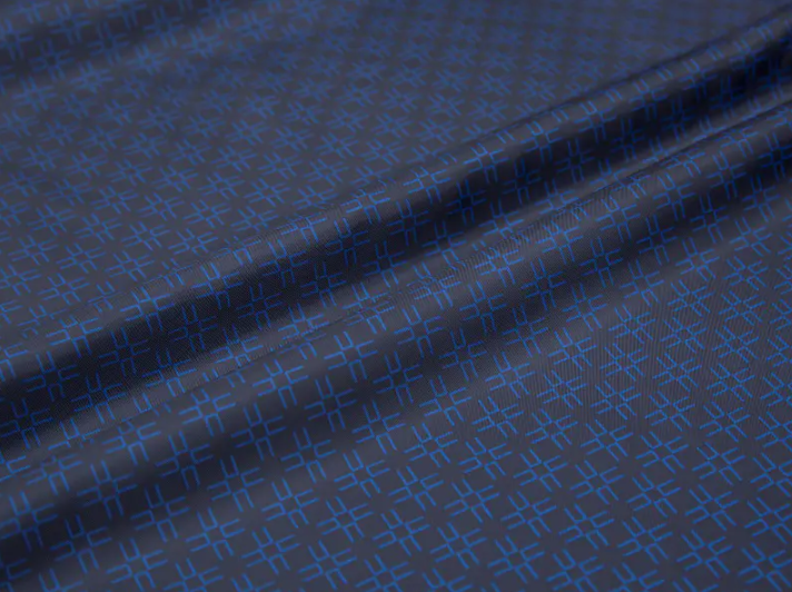 Por que os designers preferem tecido de forro impresso com sarja de poliéster?